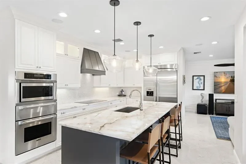 5 Bedrooms Single Family Detached