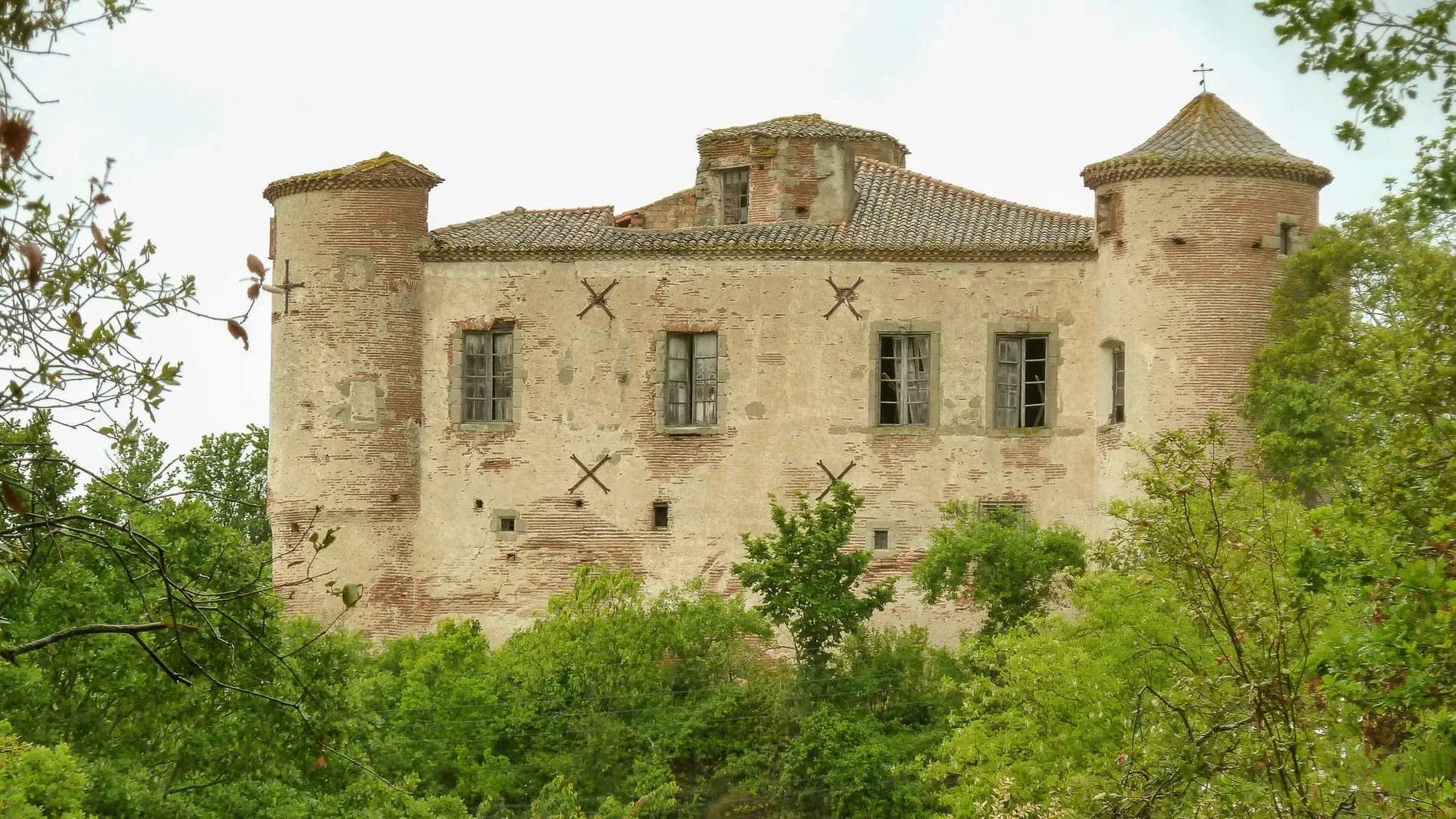 Exterior photo 7