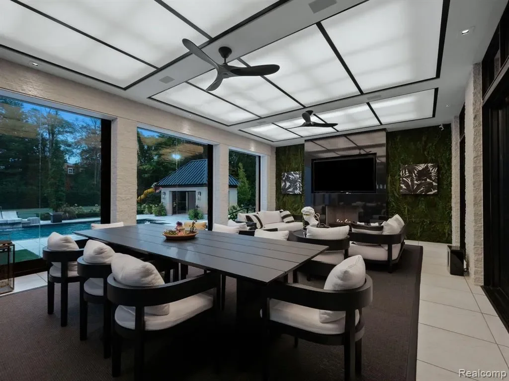 Gallery photo 10
