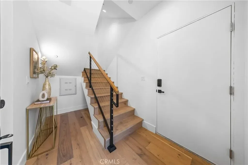 6050 E Burwood Avenue, Los Angeles, California, United States. - Photo 17