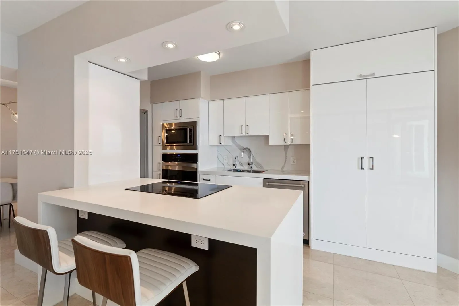 4779 Collins Ave 2204, Miami Beach, Florida, United States. - Photo 12