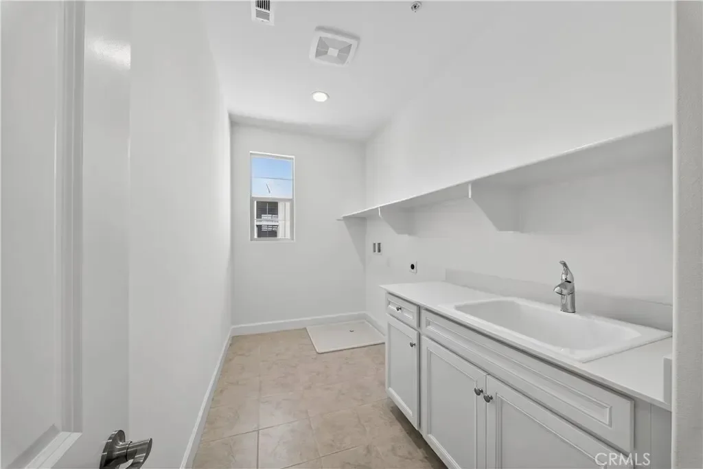 21219 Currant Ct, Los Angeles, California, United States. - Photo 27
