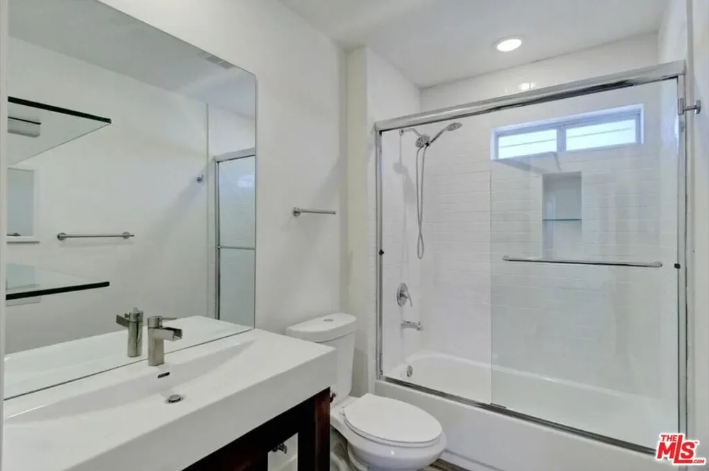15328 S San Pedro Street, Gardena, California, United States. - Photo 2