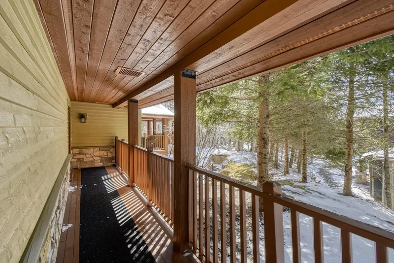 617 Ch. des Skieurs, Mont-Tremblant, Quebec, Canada. - Photo 46