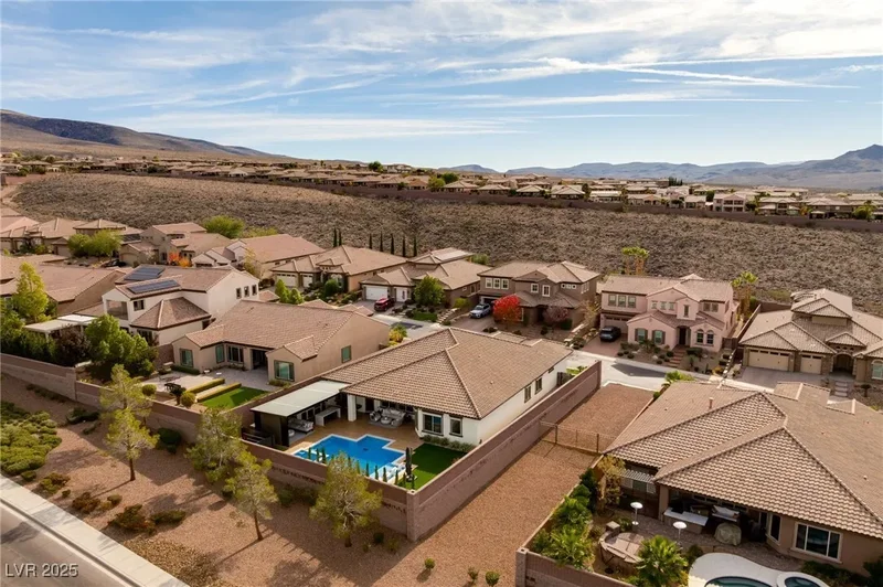 2460 Chateau Napoleon Drive, Henderson, Nevada, United States. - Photo 11