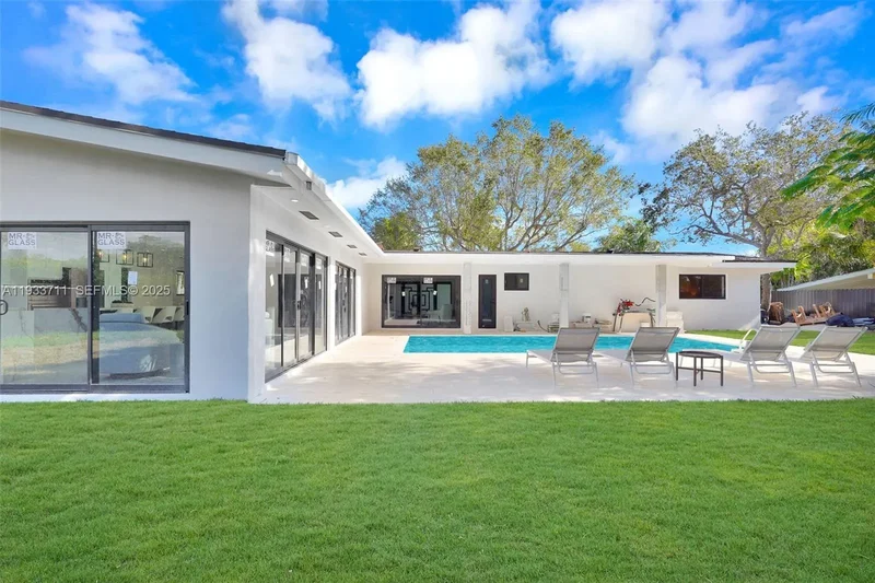 13800 SW 79th Ct, Coral Gables, Florida, United States. - Photo 27