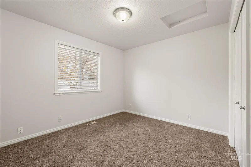 5282 N Schumann Ave, Meridian, ID 83646, Meridian, Idaho, United States. - Photo 26
