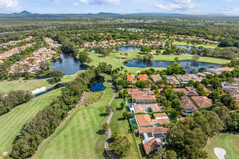 LIKE LIVING IN THE HINTERLAND ON A GOLF COURSE