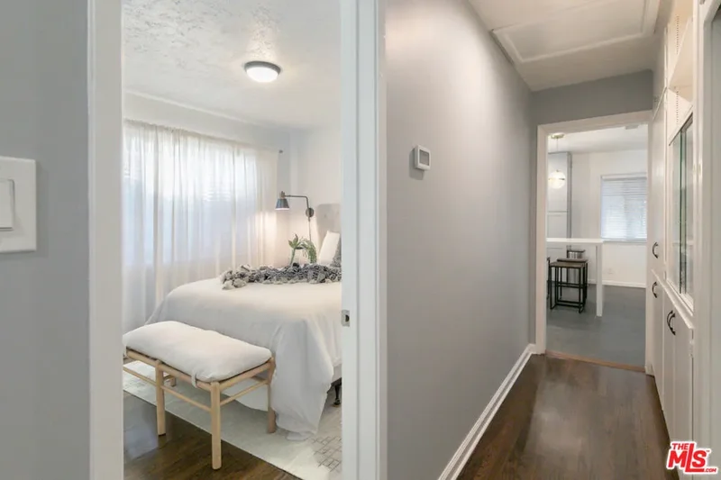 2415 8th Avenue, Los Angeles, California, United States. - Photo 37