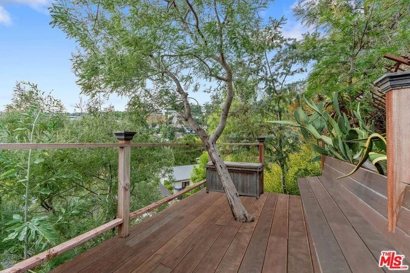 1528 Forest Knoll Drive, Los Angeles, California, United States. - Photo 35