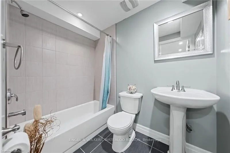 261 Watervale Crescent, Kitchener, Ontario, Canada. - Photo 34