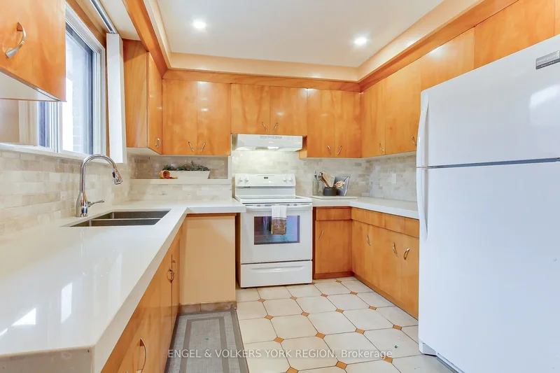 234 Maple Leaf Drive, Toronto, Ontario, Canada. - Photo 25