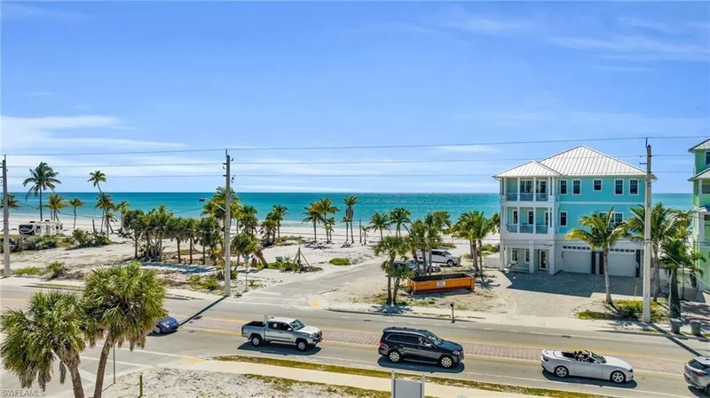 111 Coconut DR, Fort Myers Beach, Florida, United States. - Photo 27