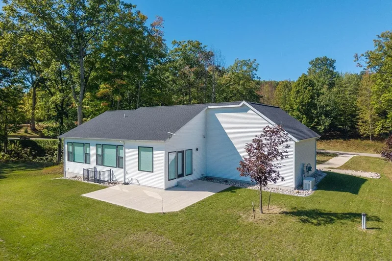 9444 Stonebridge Drive, Canadian Lakes, MI 49346, Stanwood, Michigan, United States. - Photo 40