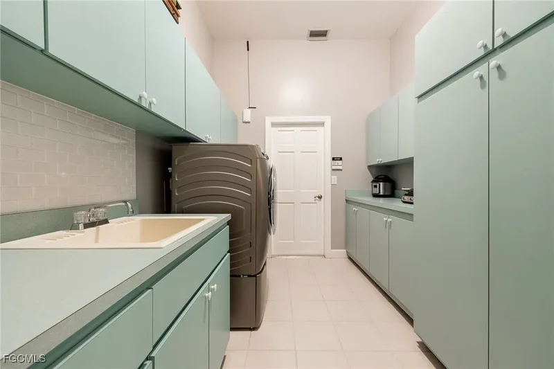 5511 SW 12th Place, Cape Coral, FL 33914, Cape Coral, Florida, United States. - Photo 18