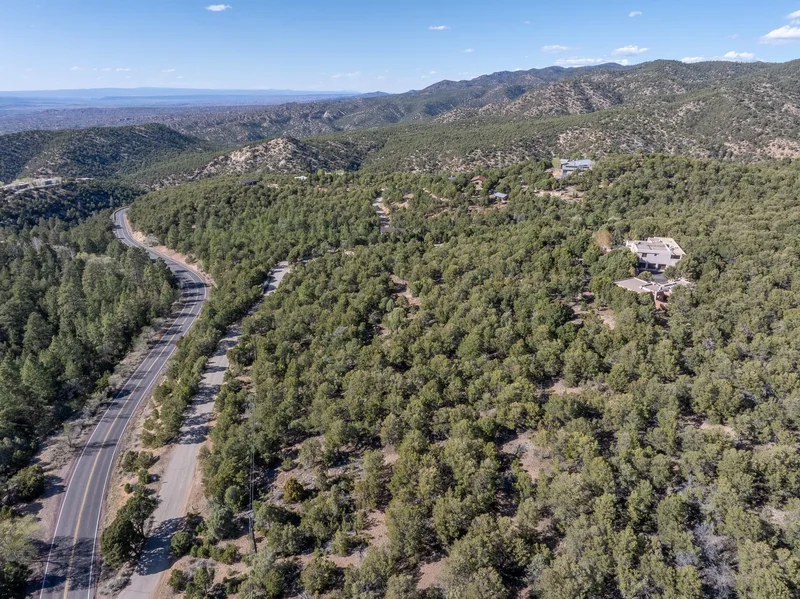 3270 Paseo Segunda, Santa Fe, NM 87501, Santa Fe, New Mexico, United States. - Photo 25
