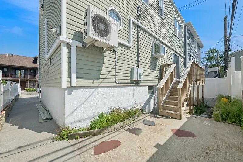 7 Vinton Street, Long Beach, New York, United States. - Photo 28