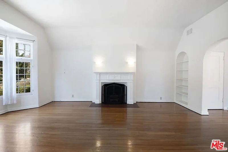 1016 S Curson Avenue, Los Angeles, California, United States. - Photo 23