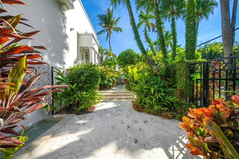 3333 Poinciana Ave, Miami, Florida, United States. - Photo 12