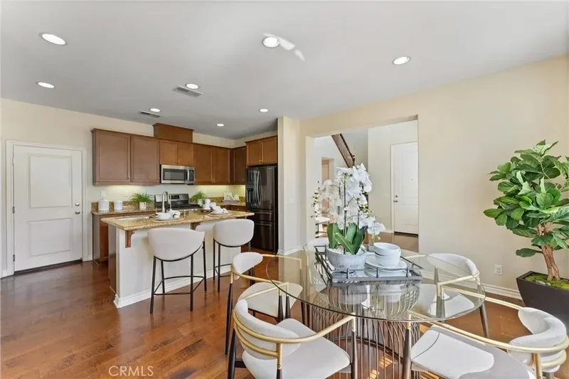 3229 Larkspur Street, Tustin, California, United States. - Photo 2