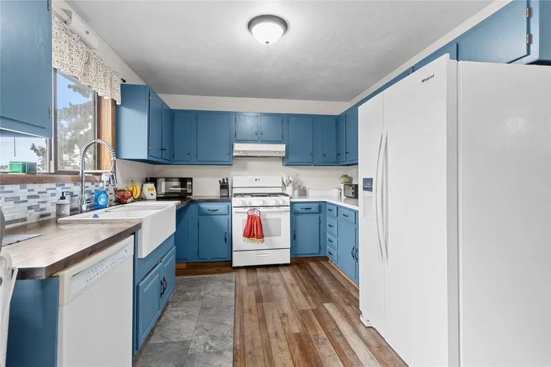 14306 Yenne Point Road, Bigfork, Montana, United States. - Photo 4