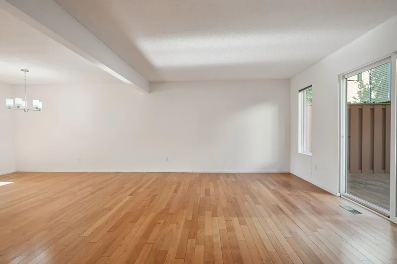 10030 NE 120th St Unit #J2 , Kirkland, WA 98034, Kirkland, Washington, United States. - Photo 30