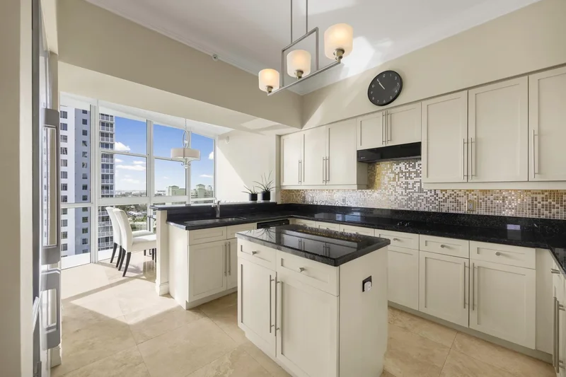 111 SE 8th Ave PH-1701, Fort Lauderdale, Florida, United States. - Photo 28