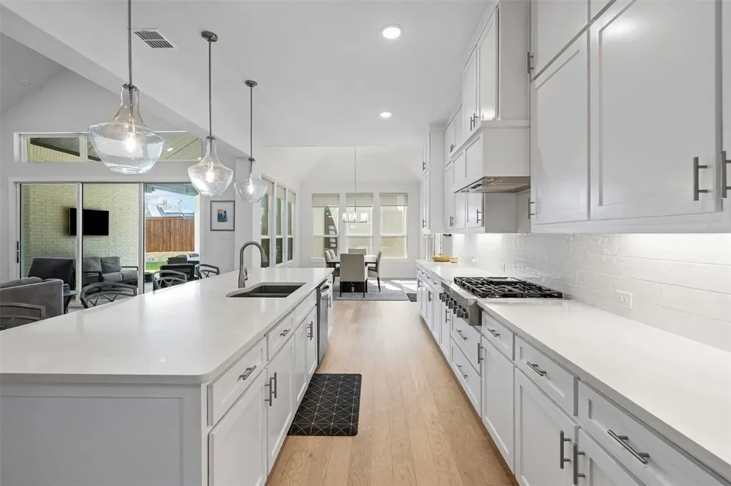 14201 Chamberlain Court, Fort Worth, Texas, United States. - Photo 11