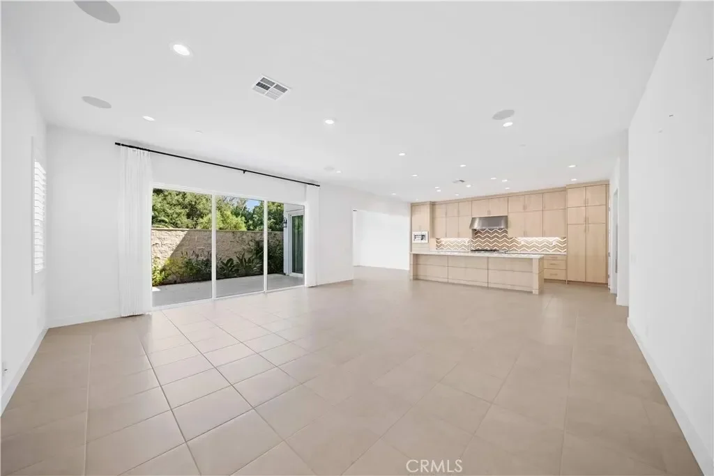 360 Riverbend, Lake Forest, California, United States. - Photo 11