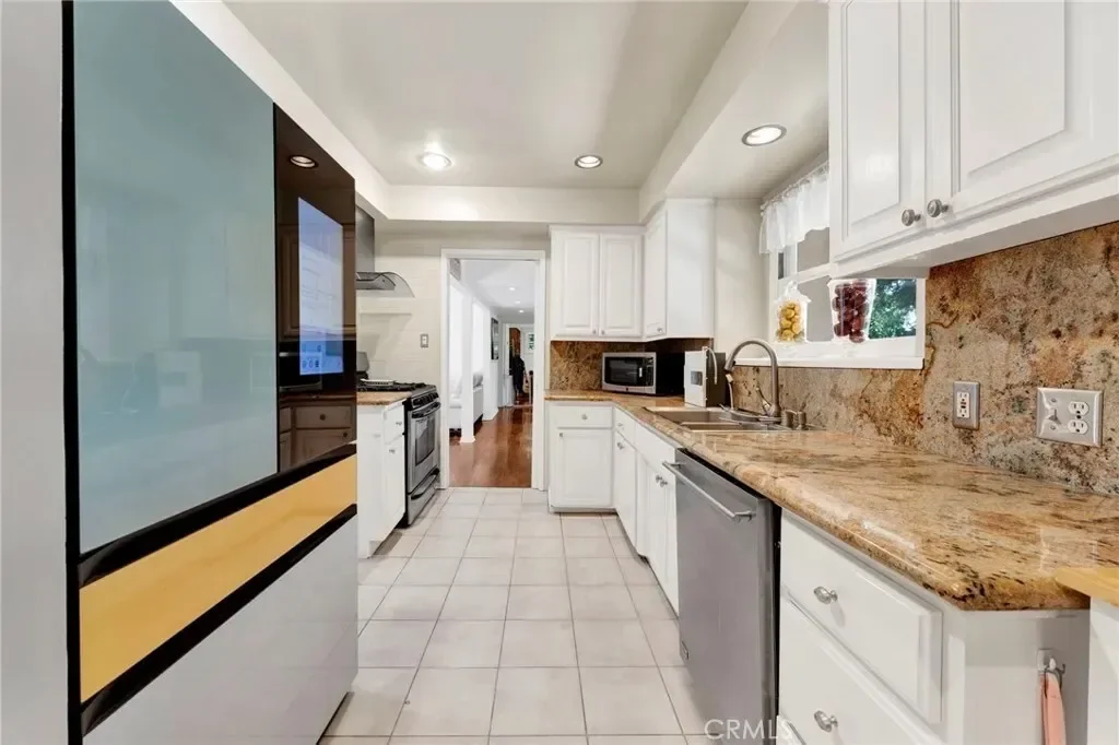 3398 Floyd, Los Angeles, California, United States. - Photo 20