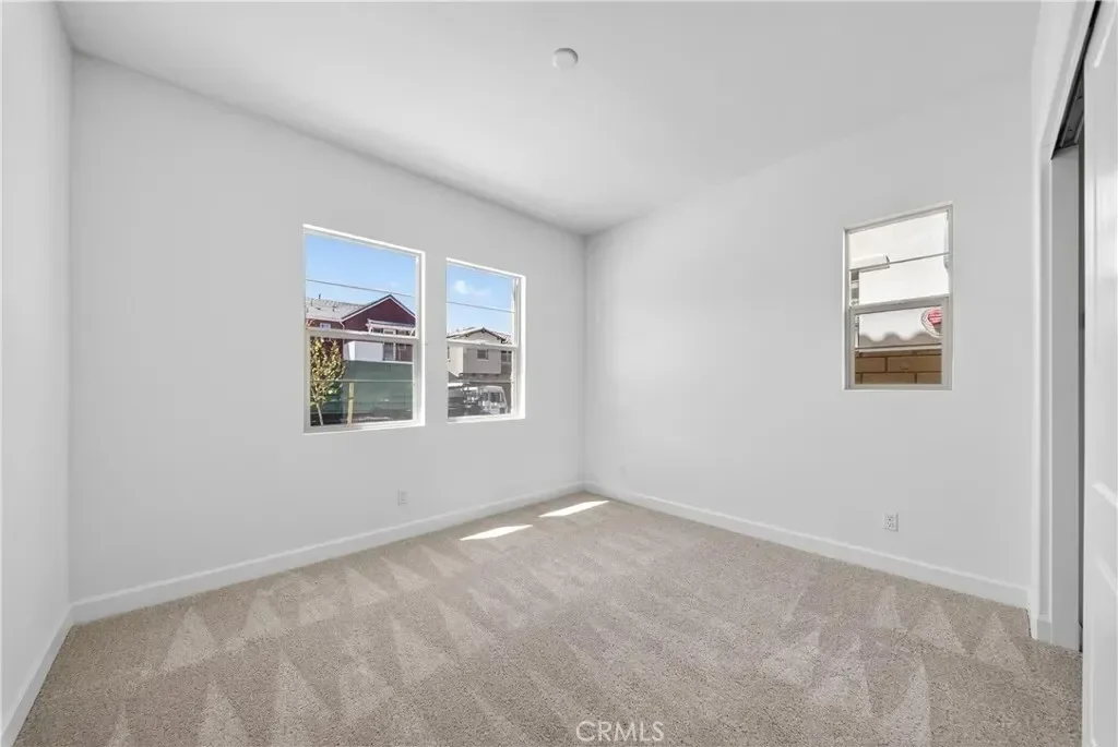21219 Currant Ct, Los Angeles, California, United States. - Photo 12