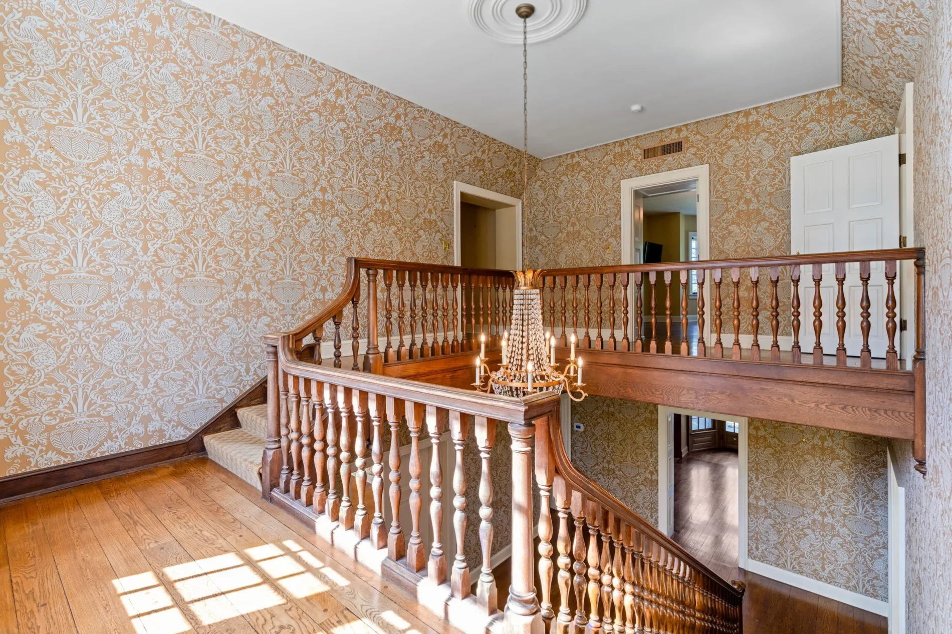 3740 Upper River Road , Louisville, KY 40207, Watterson Park, Kentucky, United States. - Photo 25