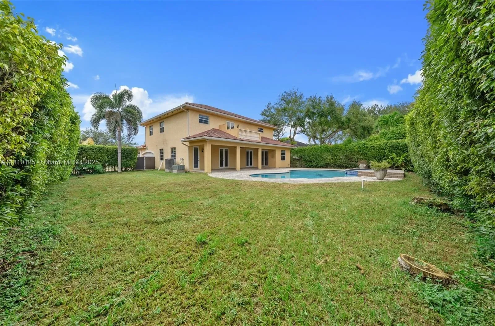 Exterior photo 10