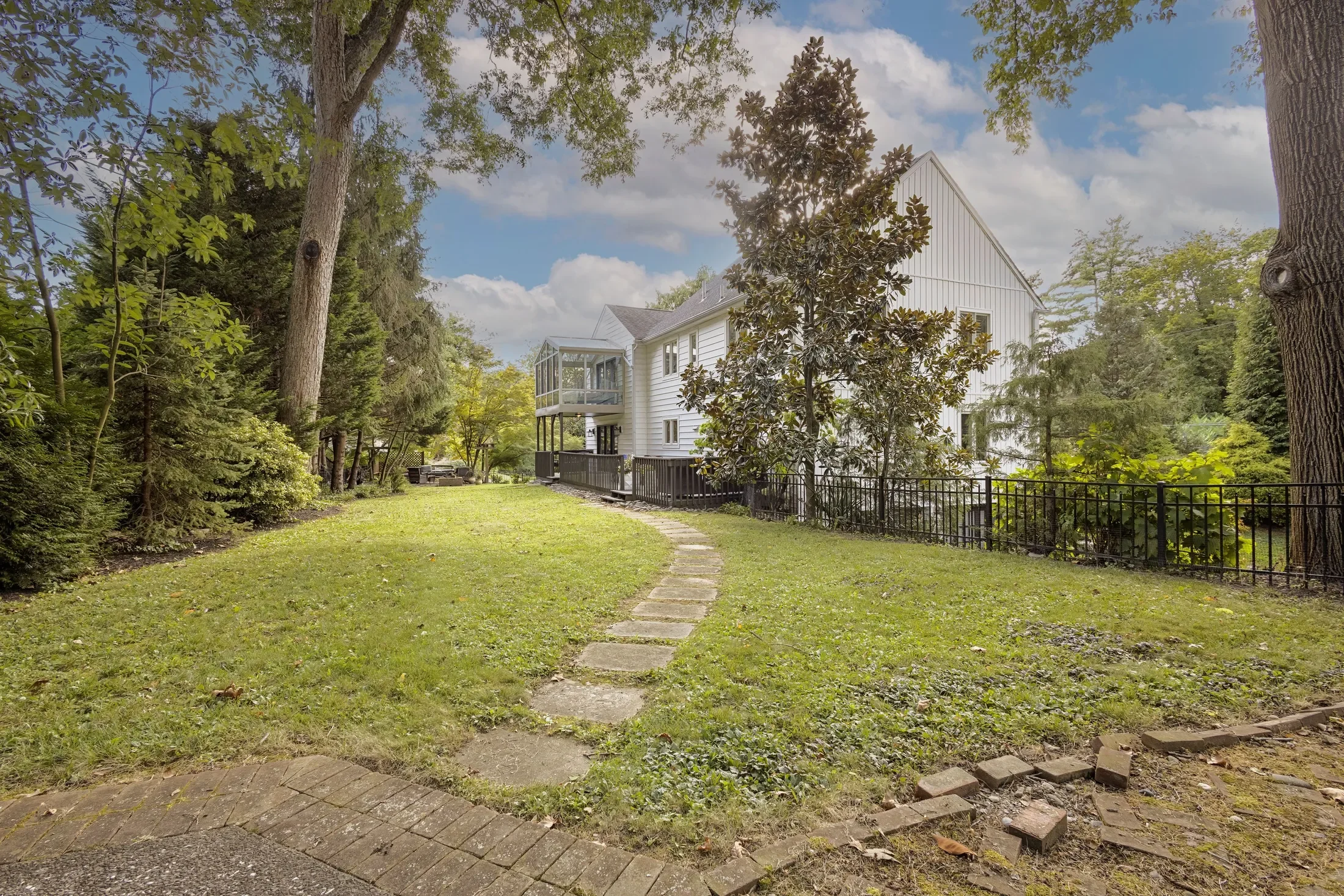 200 East Hillcrest Avenue , Philadelphia, PA 19118, Philadelphia, Pennsylvania, United States. - Photo 32