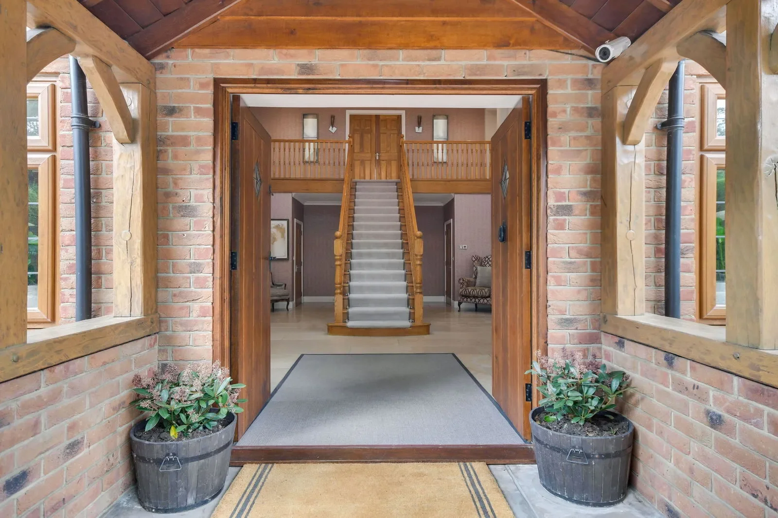 Exterior photo 4