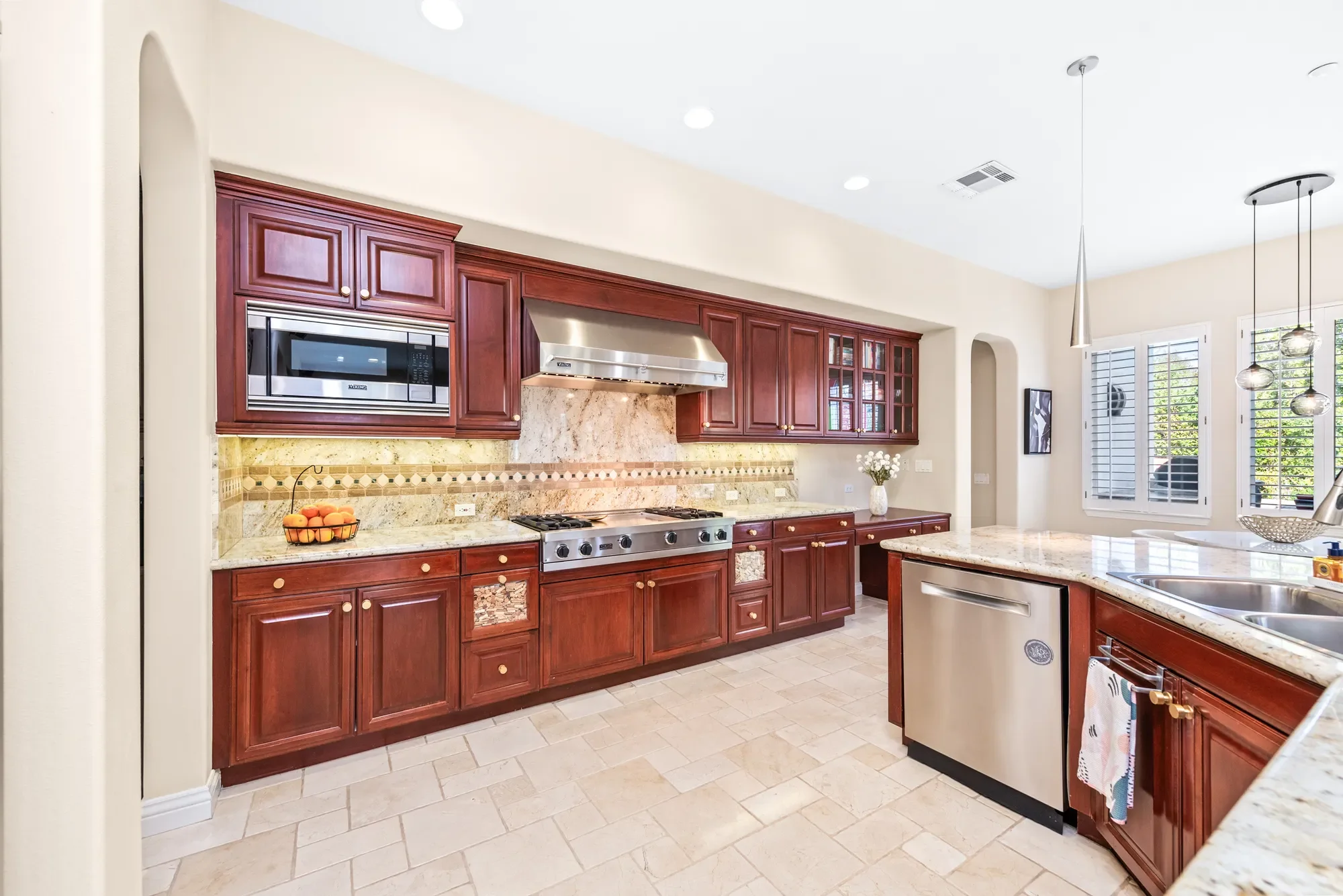 1008 N Country Club Drive, Simi Valley, CA 93065, Simi Valley, California, United States. - Photo 9