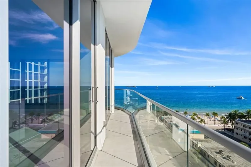 Exterior photo 11