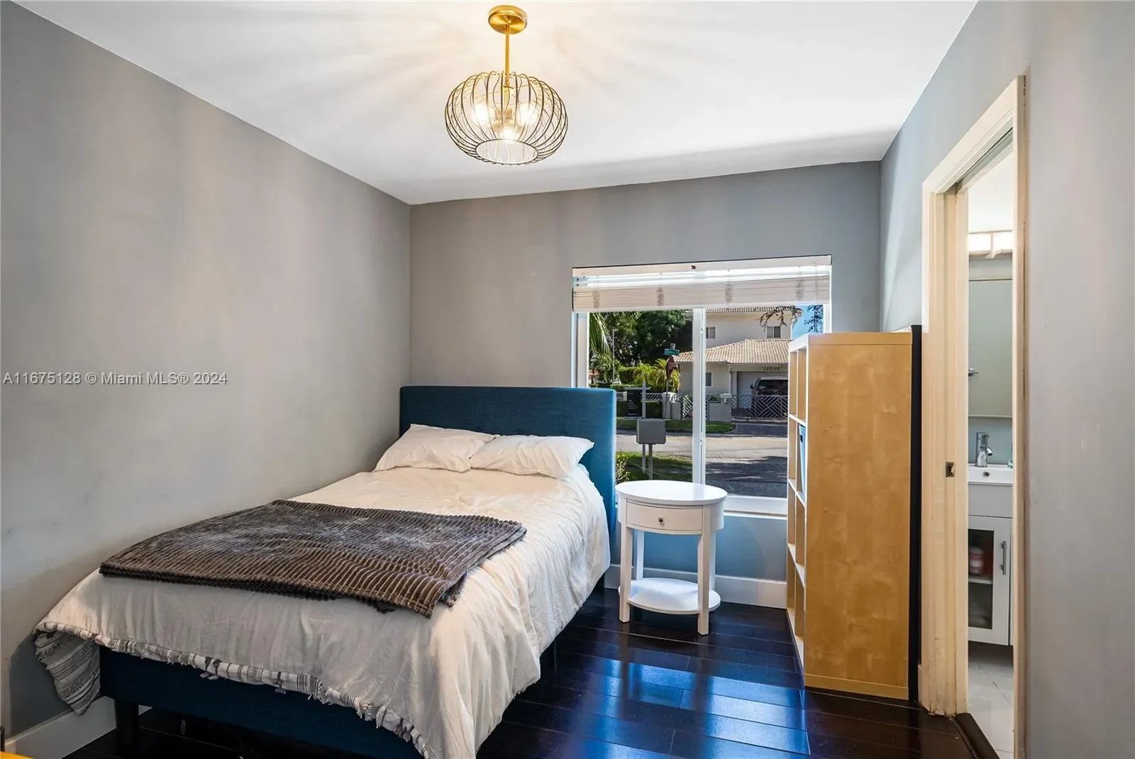 13240 Coronado Ln, North Miami Beach, Florida, United States. - Photo 20