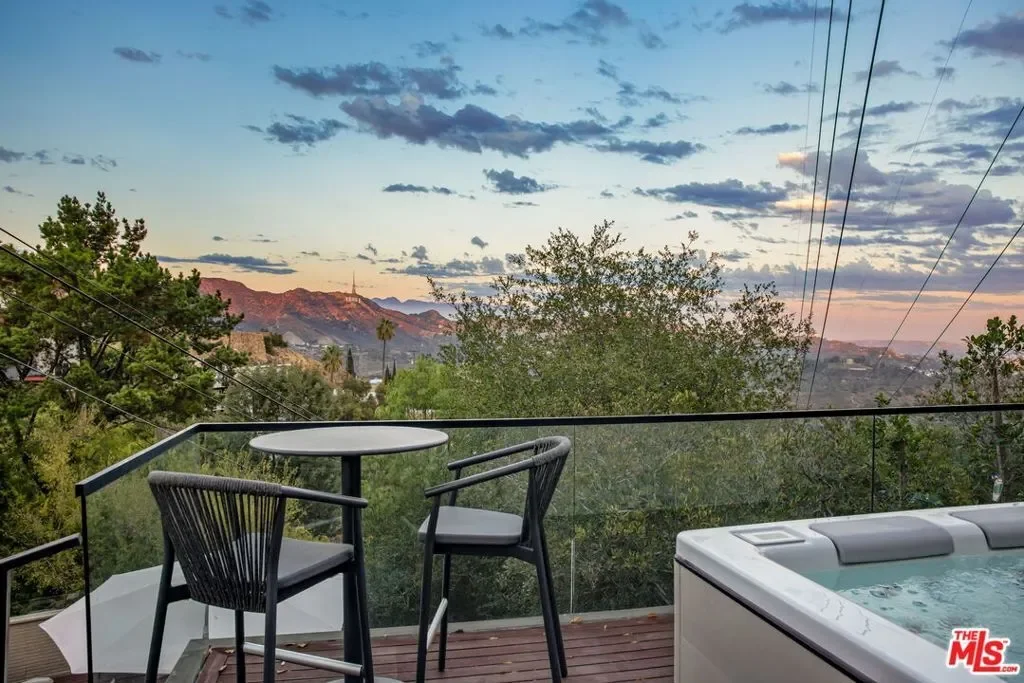 7187 Macapa Drive, Los Angeles, California, United States. - Photo 25