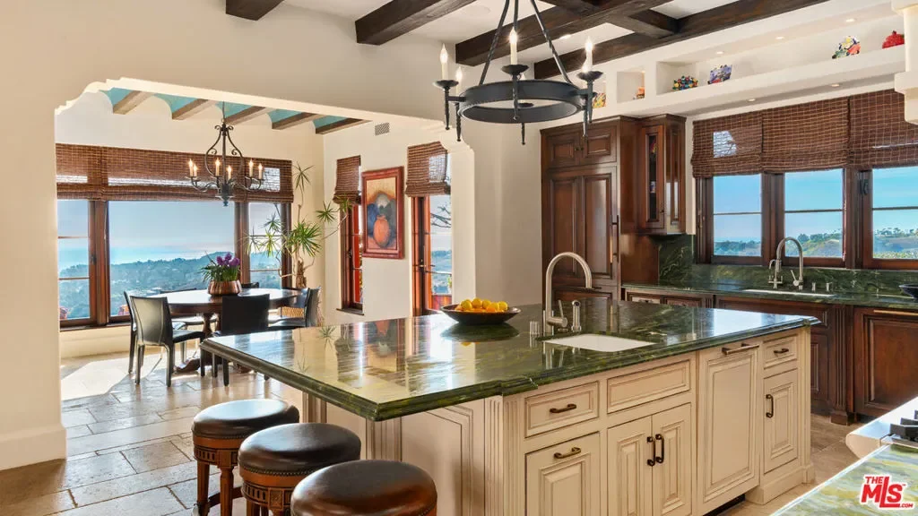 6093 Murphy Way, Malibu, California, United States. - Photo 15
