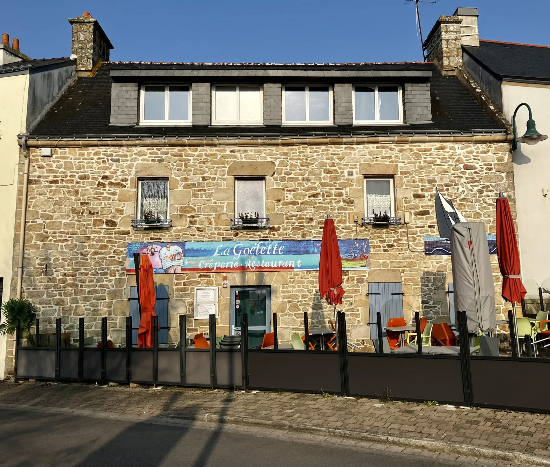 Baden, Brittany, France. - Photo 2