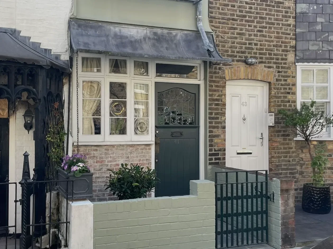 Exterior photo 5