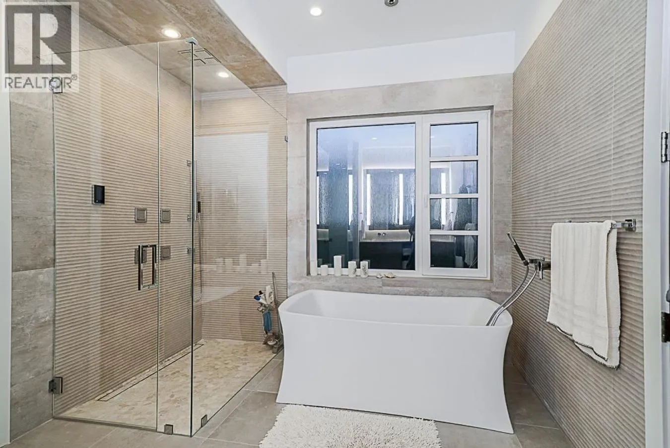 4610 MARINE DRIVE, Burnaby, British Columbia, Canada. - Photo 16