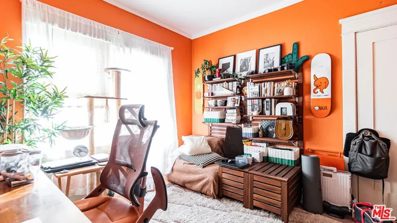 735 Locust Avenue, Signal Hill, California, United States. - Photo 16