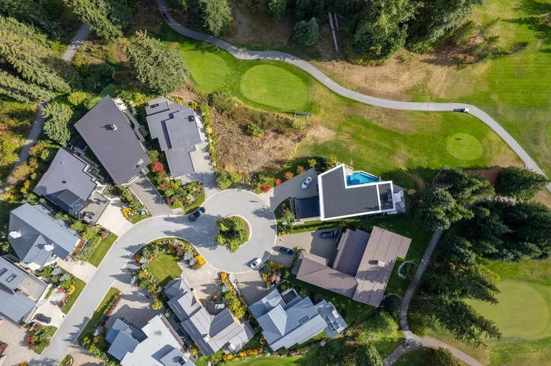 8080 Cypress Place, Whistler, British Columbia, Canada. - Photo 39