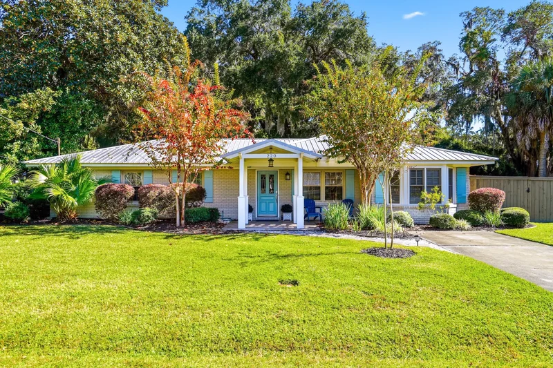 220 Tennessee Avenue, Saint Simons Island, GA 31522, St. Simons, Georgia, United States. - Photo 1