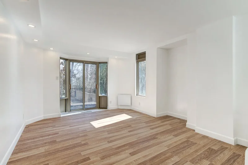 3054Z Le Boulevard, Montréal, Quebec, Canada. - Photo 16