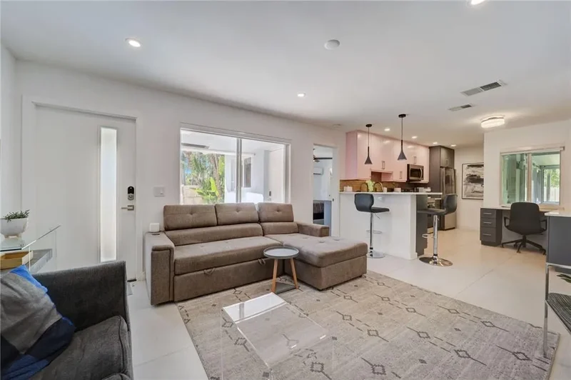 50 NE 30th Ct, Oakland Park, Florida, United States. - Photo 6
