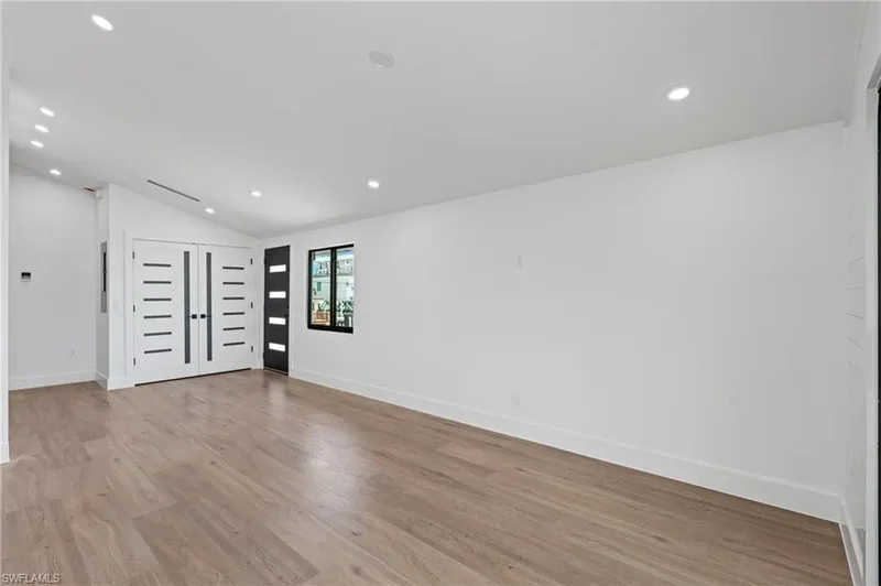 910 3rd ST, Fort Myers Beach, Florida, United States. - Photo 13