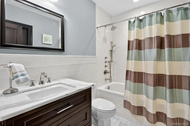 23 Gloria Lane, Huntington, NY 11743, Halesite, New York, United States. - Photo 19